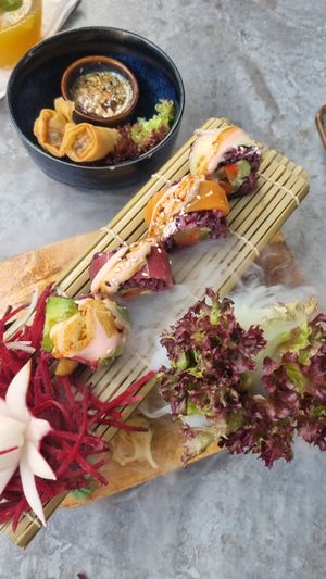 Rainbow sushi and Springrolls at ADIDA in Cologne