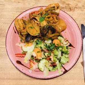 Kartoffelauflauf mit Salat at Vengo Die Gemusekuche in Bremen
