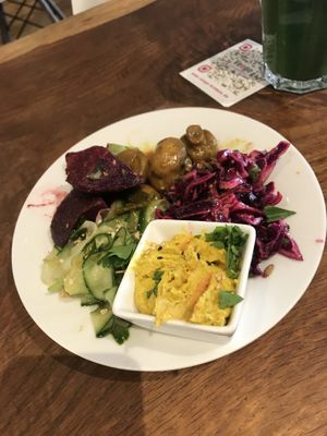 small asian antipasti plate at Vengo Die Gemusekuche in Bremen