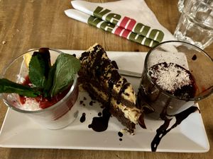 Dessertvariationen #Veganuary at Vengo Die Gemusekuche in Bremen