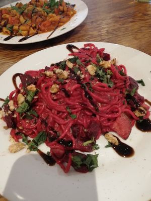 Pink Pasta at Vengo Die Gemusekuche in Bremen