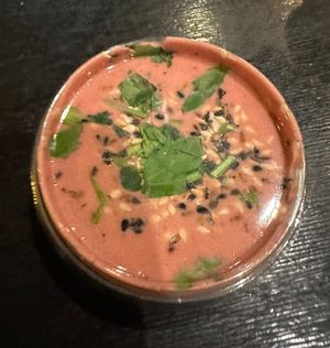 Rote-Bete Hummus zum mitnehmen, sehr lecker.   at Vengo Die Gemusekuche in Bremen