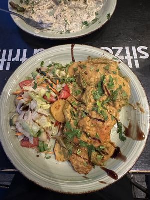 Kartoffelauflauf vegan mit Salat  at Vengo Die Gemusekuche in Bremen