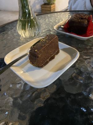 Sniker Cake  at Te Quiero Verde in San Cristobal De Las Casas