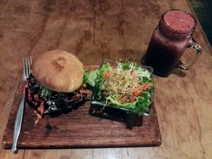 Super delicious! One of the best I ever had. Thank you!

It was the "La Elemental" with salad. You can also have "papas".

Additonally I had Agua de Moras. it costs just 25 Pesos for 1/2 liter of this delicious and freshmade drink. at Te Quiero Verde in San Cristobal De Las Casas