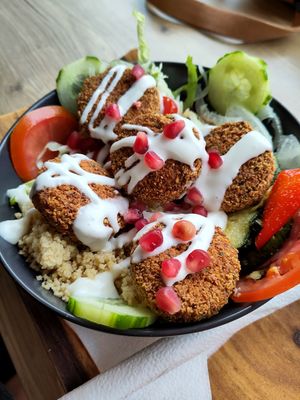Falafel Bowl at zum Spießer in Landshut