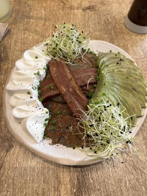 Pancakes au bacon "La Vie » à arroser de sirop d’érable   at MAMÉ  in Orleans