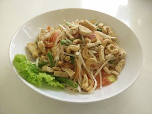 Som tum at Kin-Lum Vegetarian in Chiang Mai