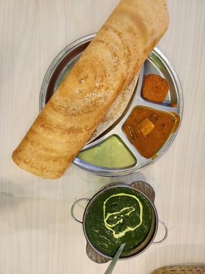 Dosa and palak paneer at Gokul Raas Vegetarian - Little India in Central Singapore