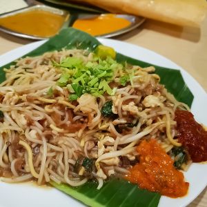 Hokkien mee at Gokul Raas Vegetarian - Little India in Central Singapore
