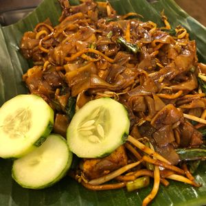 Of all vegetarian places, I love Upper Dickson’s gokul fried kwey Teow.  Still prefer to eat in for this dish the gravy will be just nice!  at Gokul Raas Vegetarian - Little India in Central Singapore