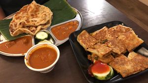 Murtabak and roti prata, love their curry and chana masala at Gokul Raas Vegetarian - Little India in Central Singapore