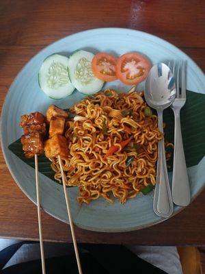 Mi goreng at Xanadu Surf & Yoga in 