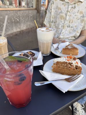 Latte Macchiato, Iced Latte und Wildberry Lemonade  at A Belle in Bensheim