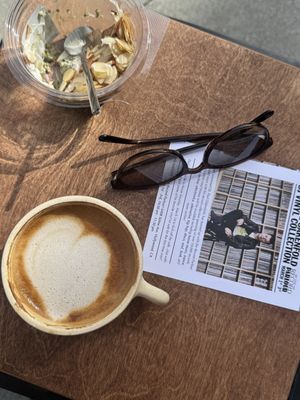 oat flat white + vegan matcha chia pudding  at mu.sō coffee  in Los Angeles