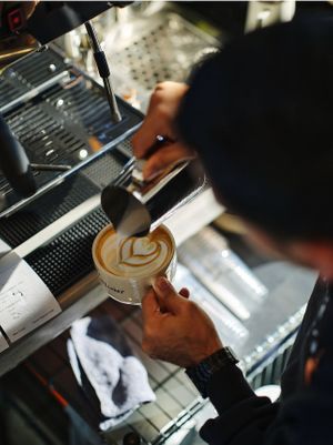 oat milk latte art // mu.sō  at mu.sō coffee  in Los Angeles