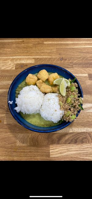 Thai green curry 🤩 🌱   at Chaya Canteen in Bristol