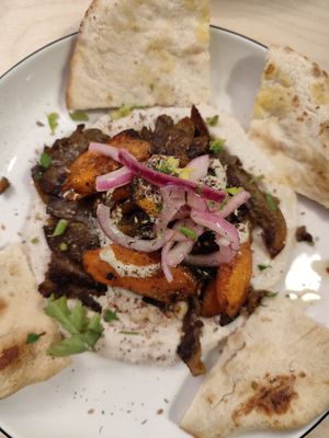 Schawarma (mit Pilzen!) 😋 at Black Cat Santiago in Santiago De Compostela