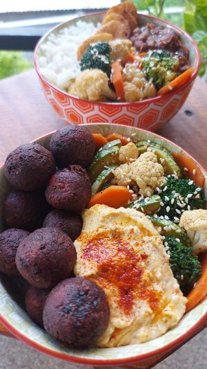 Beetballs, Hummus And Sautéed Veggies #Veganuary at vegantamarindo in Tamarindo