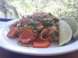 Veggie Pad Thai at vegantamarindo in Tamarindo