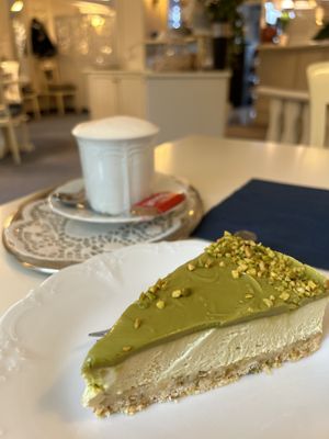 Pistazien Cheesecake   at Cafe Leo  in Hof