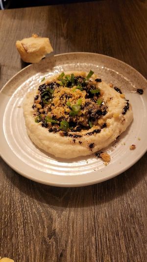 Houmous at La Sauterelle in Toulouse