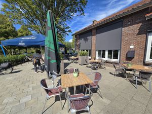 Outdoor seating at Dorpshuis D'n Ostpit in Zeeland