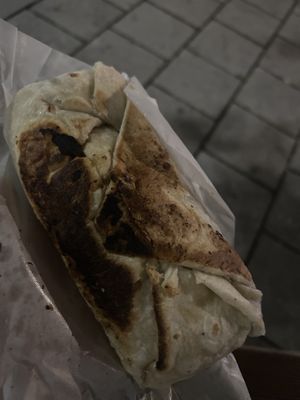 Take Out Pulled-Soja Burrito (vegan) mit Salsa Rojo Picante, Käse, Koriander-Jungzwiebel  at Los Locos Mexican Street Food in Vienna