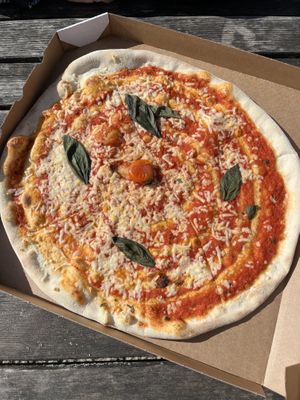 Margarita with vegan cheese  at L'Osteria - Bauhausplatz in Munich