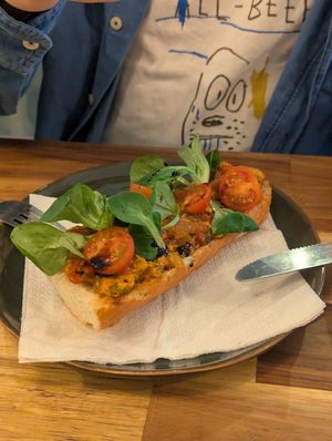 Scrambled tofu on toast at fronda cafe  in Valencia