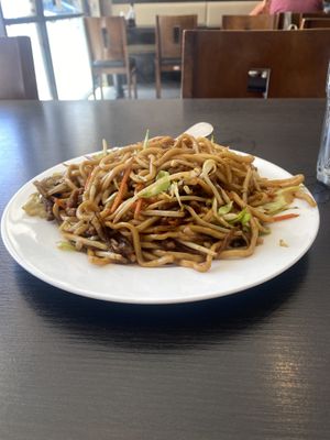 Chick’n’ Chow Mein 😋  at Veggie Garden in Mountain View