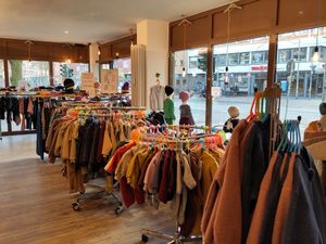Laden von innen at LiLa Kunterbunt Organic in Muenster
