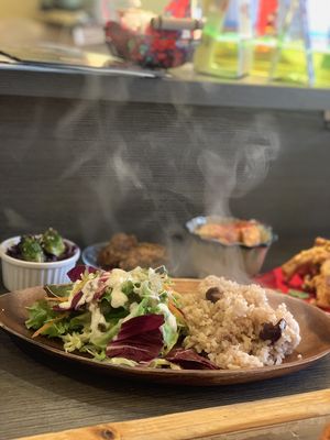 Complete vegan deluxe set at Base Island Kitchen in Osaka