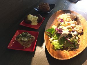Vegan lunch with 3 tapas at Base Island Kitchen in Osaka