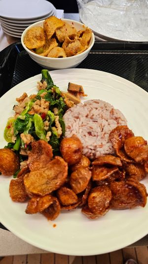  at Shine Thong Vegetarian Food - Ratchadamri Rd - ชั้น 1 โซน hug thais in Bangkok