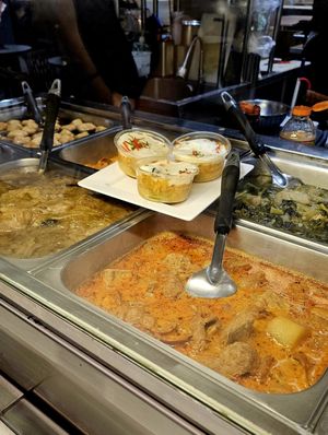  at Shine Thong Vegetarian Food - Ratchadamri Rd - ชั้น 1 โซน hug thais in Bangkok