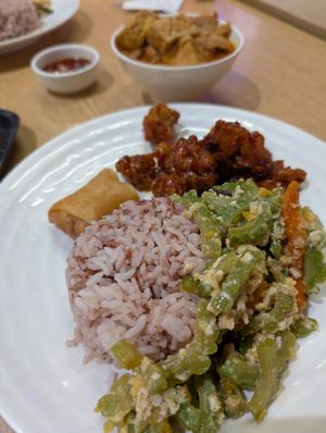  at Shine Thong Vegetarian Food - Ratchadamri Rd - ชั้น 1 โซน hug thais in Bangkok