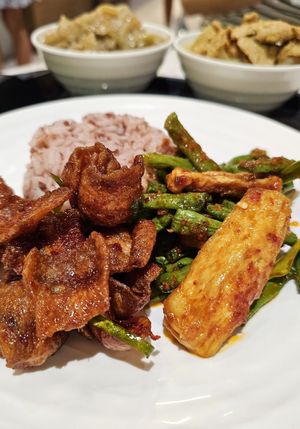  at Shine Thong Vegetarian Food - Ratchadamri Rd - ชั้น 1 โซน hug thais in Bangkok