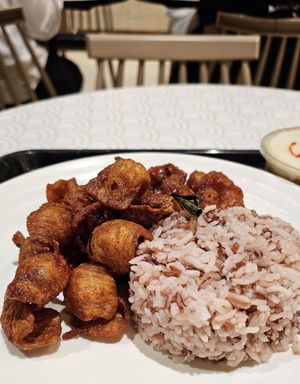  at Shine Thong Vegetarian Food - Ratchadamri Rd - ชั้น 1 โซน hug thais in Bangkok