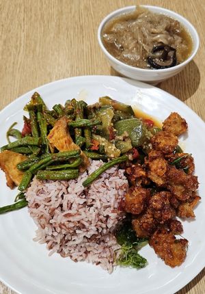  at Shine Thong Vegetarian Food - Ratchadamri Rd - ชั้น 1 โซน hug thais in Bangkok