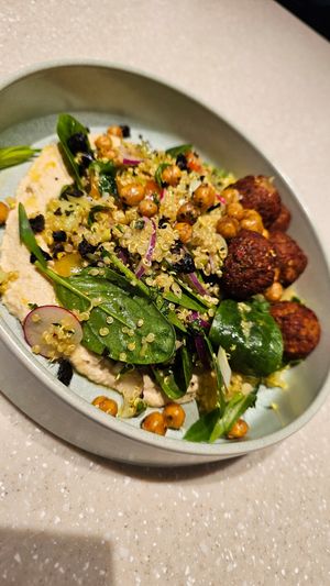 Salade hummus, Boulgour, falafel at Crema and More in Brussels