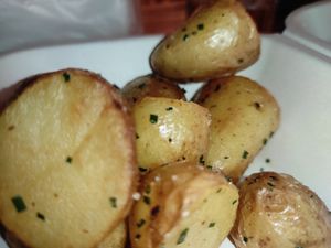 Bocata de calamares vegano, lo pedí para llevar, es una fantasía tener la opción de comer algo tan madrileño en un local vegano. Y de proporciones abundantes, además at rhuka in Madrid