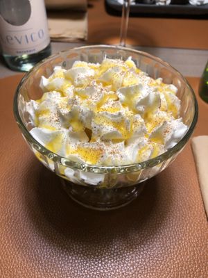 Dadolata di ananas con panna vegetale   at Saporitour in Treviso