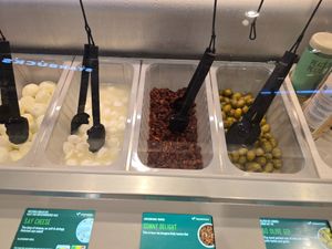 vegan clearly labelled at Picadeli - Esso Minderhout in Hoogstraten