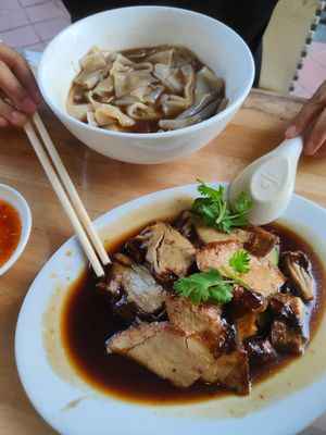 Kwey Chap at Loving Hut in Central Singapore