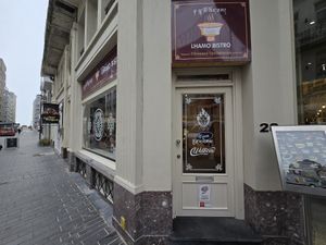 On the corner at Lhamo Bistro in Oostende