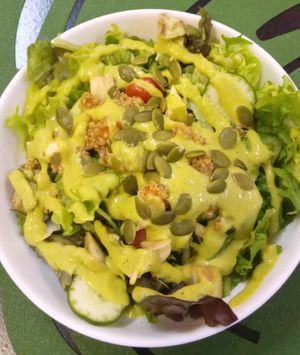 "Salada Haya 2.0" (mix de folhas, tomate, pepino, cubos de abacate, quinoa, molho de manga com pimenta e sementes de abóbora) at Haya Falafel Café - Pinheiros in Sao Paulo