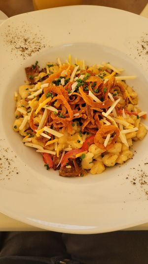 Käsespätzle mit veganer Chorizo at Wohlleben in Vienna