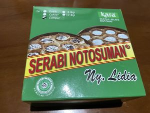 Campur contains 5 pcs of chocolate flavored serabi and 5 pcs of original  at Serabi Notosuman Ny. Lidia in Surakarta