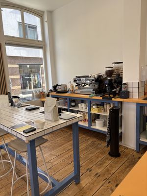 Coffee machine   at Revista Coffee and Magazines in Groningen